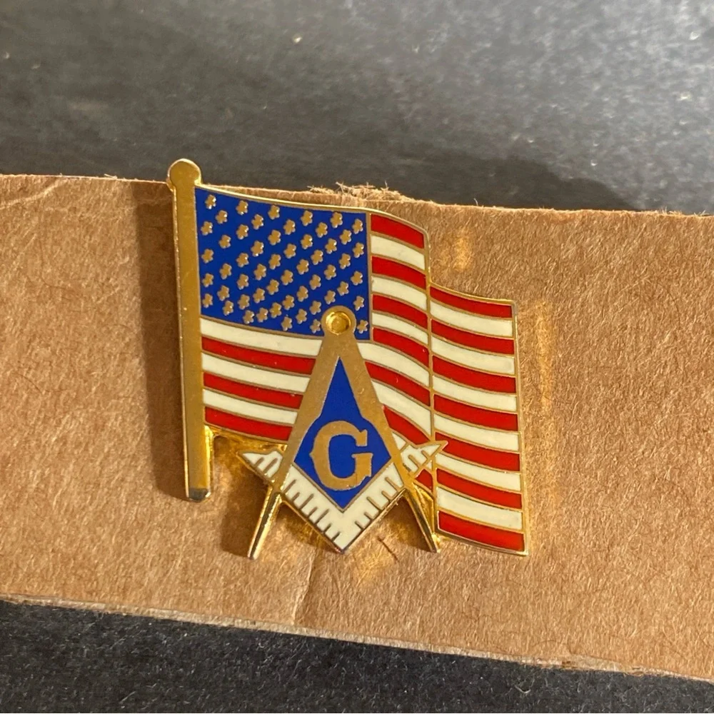 VTG Masonic Lapel Pinback Hat Pin Gold Tone US Flag Square Compass Lapel Tac Pin